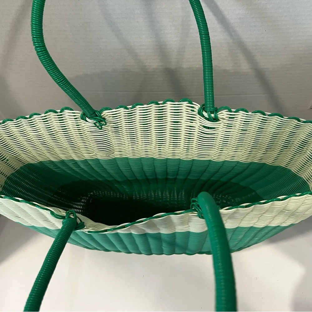 Elegant Green and Cream Hand-Woven Plastic Tote Bag Beach Summer Shopping